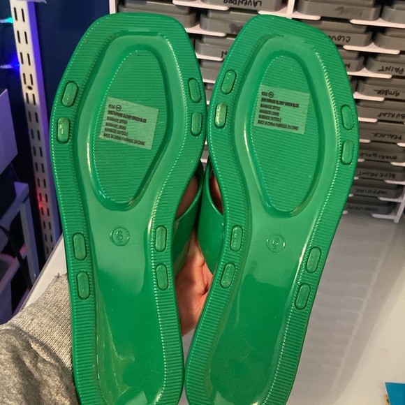 Cute slippers - Picture 3 of 3